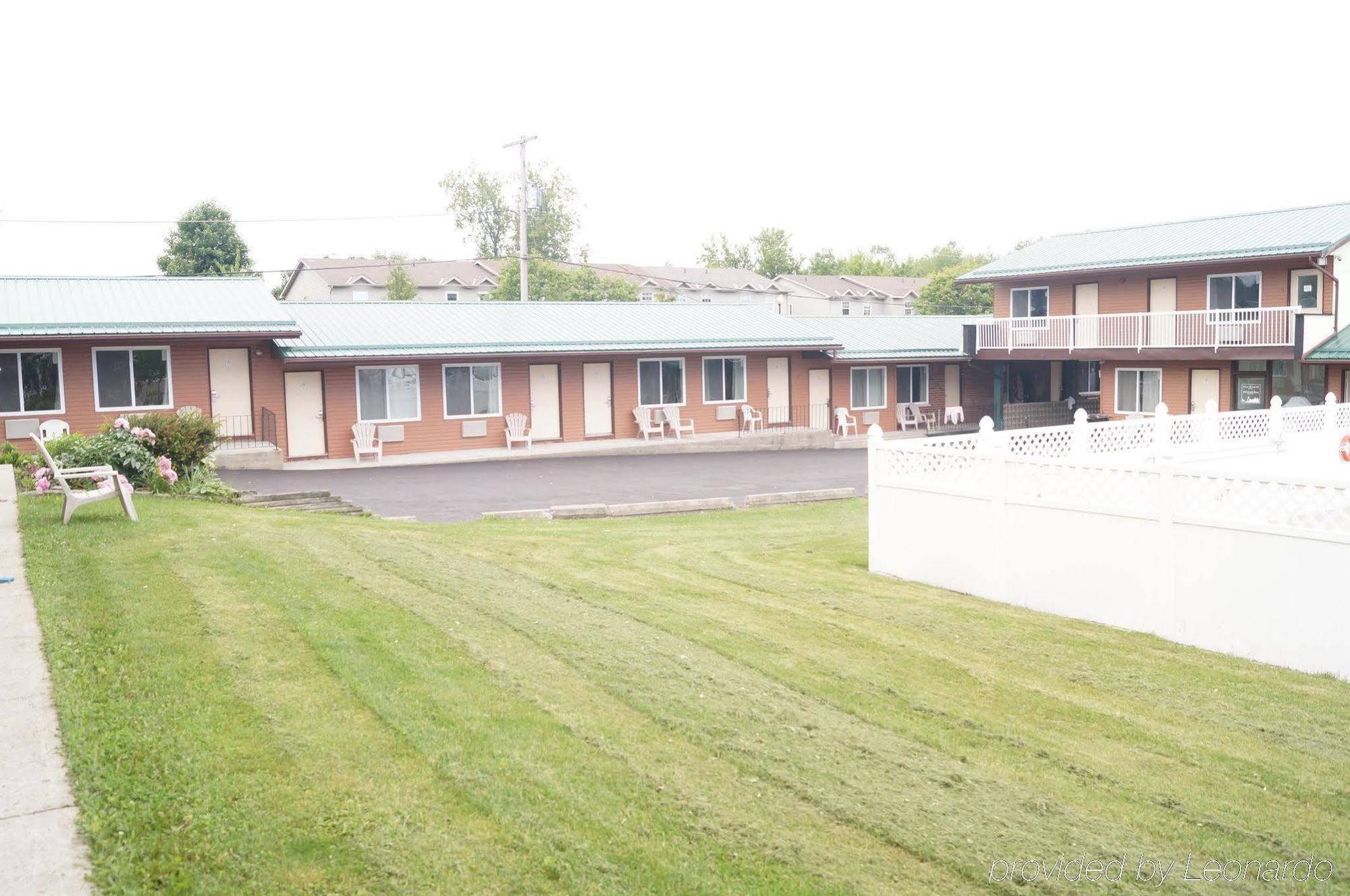 Howard Johnson By Wyndham Gananoque Dış mekan fotoğraf